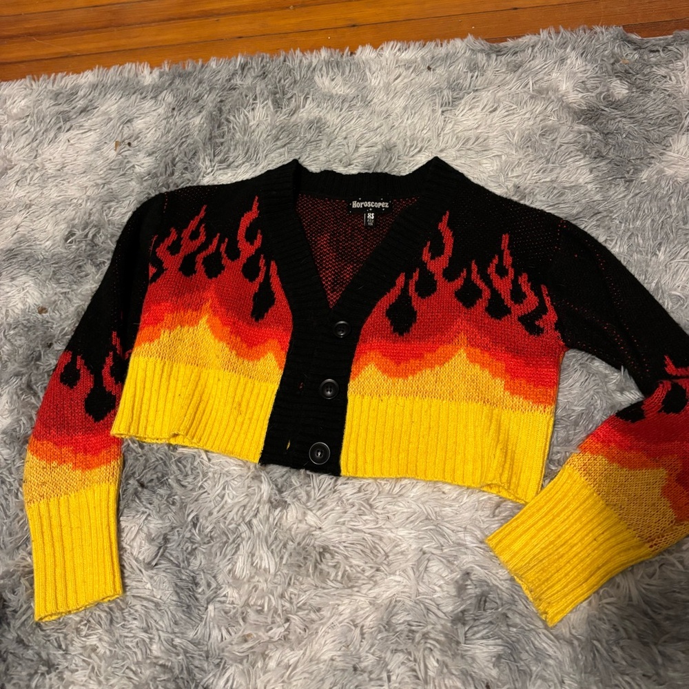MOVING- MUST GO❗️ 🔥Horoscopez Flaming Cropped V-Neck Cardigan🔥